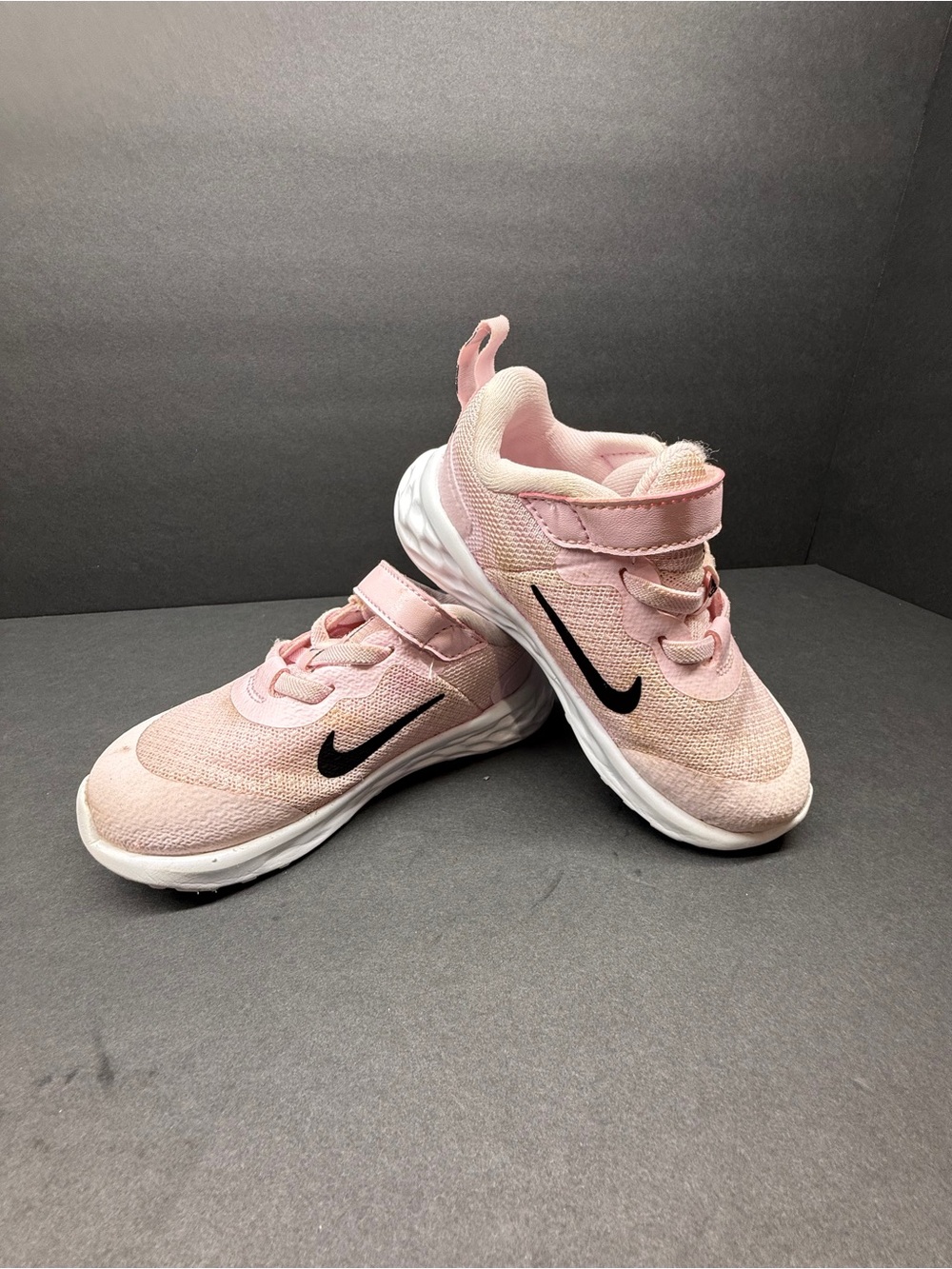 Nike Kids Pink and Black Hook-and-Loop Athletic Sneakers